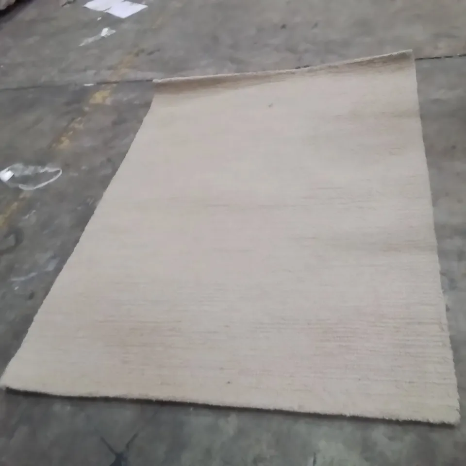 QUALITY DESIGNER AREA RUG - APPROXIMATELY 180X120CM