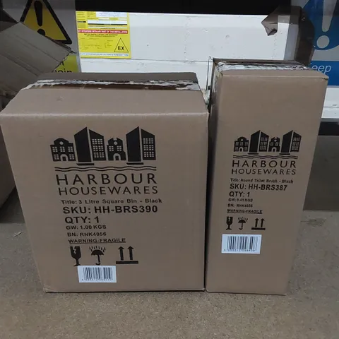 BOXED HARBOUR HOUSEWARES - MISMATCHED TOILET BRUSH AND BATHROOM BIN