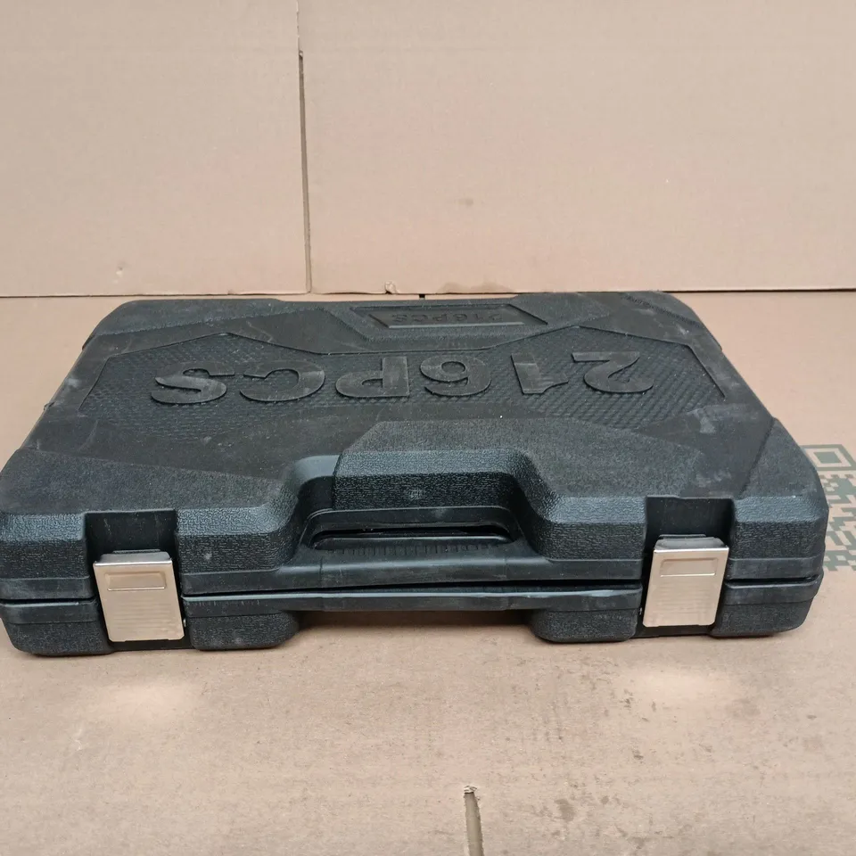 216 PIECE SOCKET AND WRENCH KIT IN BLACK CASE