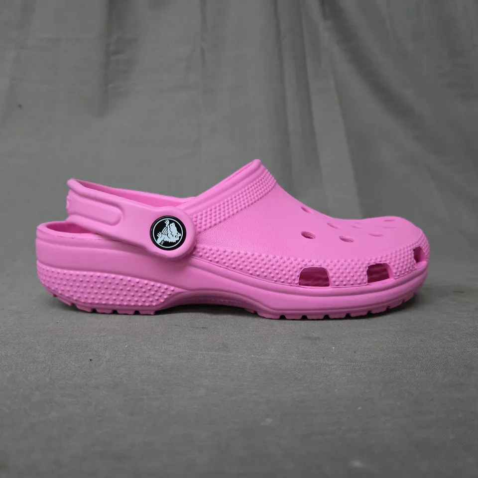 CROCS CLASSIC CLOG K IN PINK - UK J1