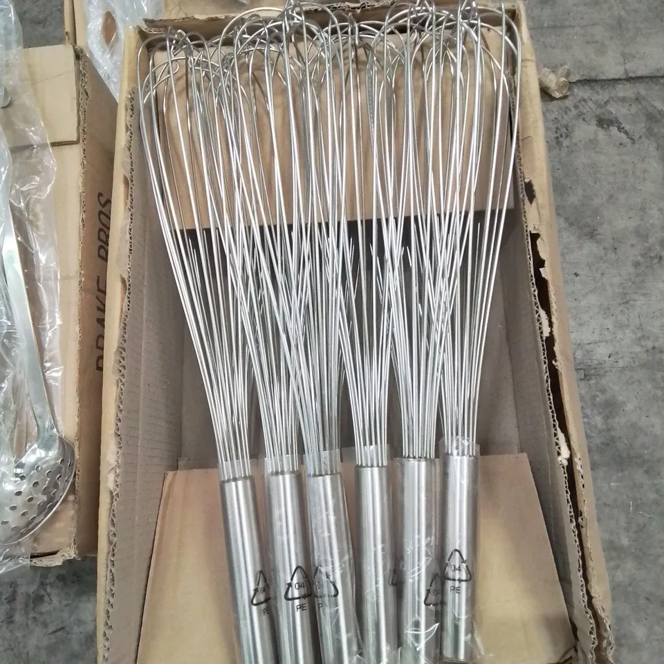 PALLET CONTAINING VARIOUS COOKING UTENSILS TO INCLUDE,APPROXIMATELY 80 16OZ LADLES, 160 SLOTTED SERVING SPOONS, 40 FISH SLICES, 96 METAL WHISKS AND 160 21OZ LADELS
