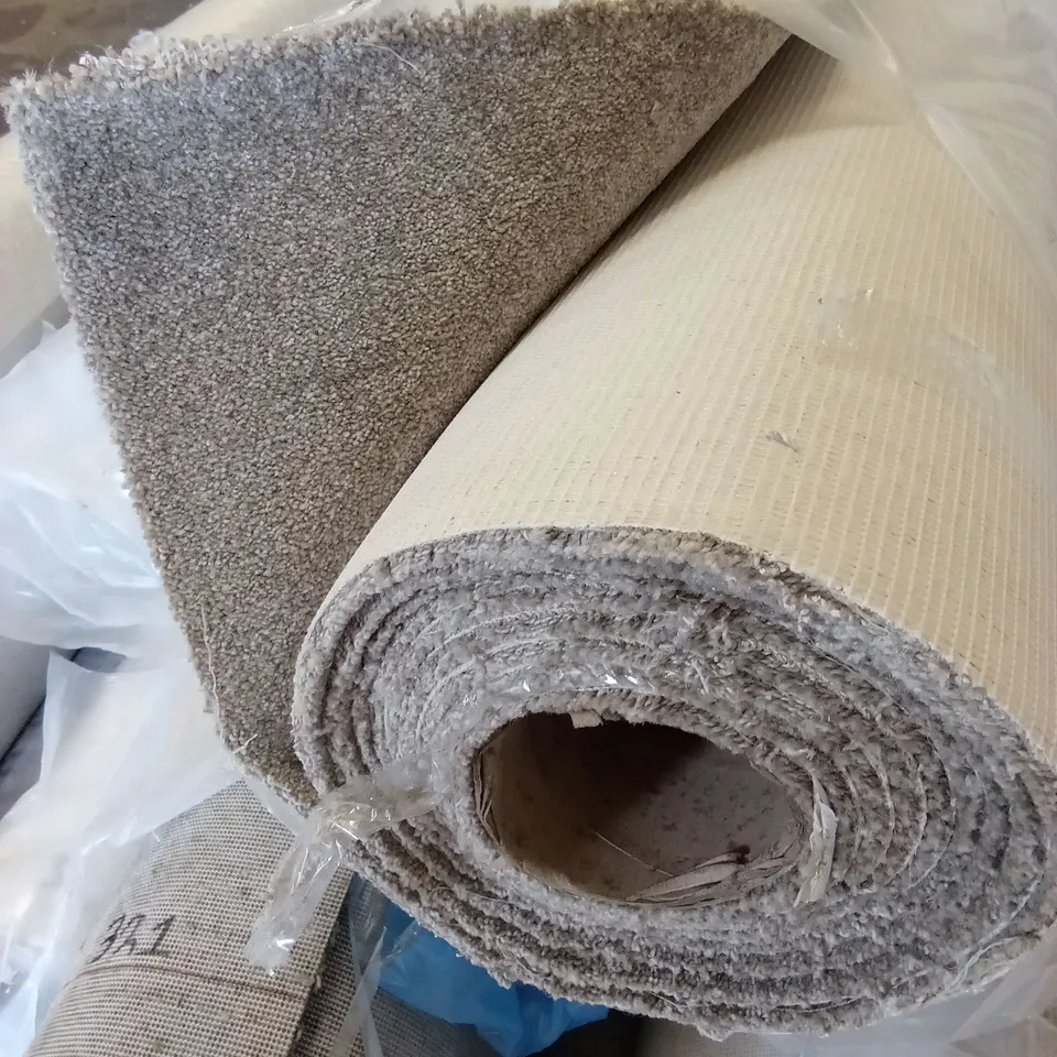 ROLL OF QUALITY MARBELLA BIRCH CARPET // APPROX SIZE: 5.5 x 4m