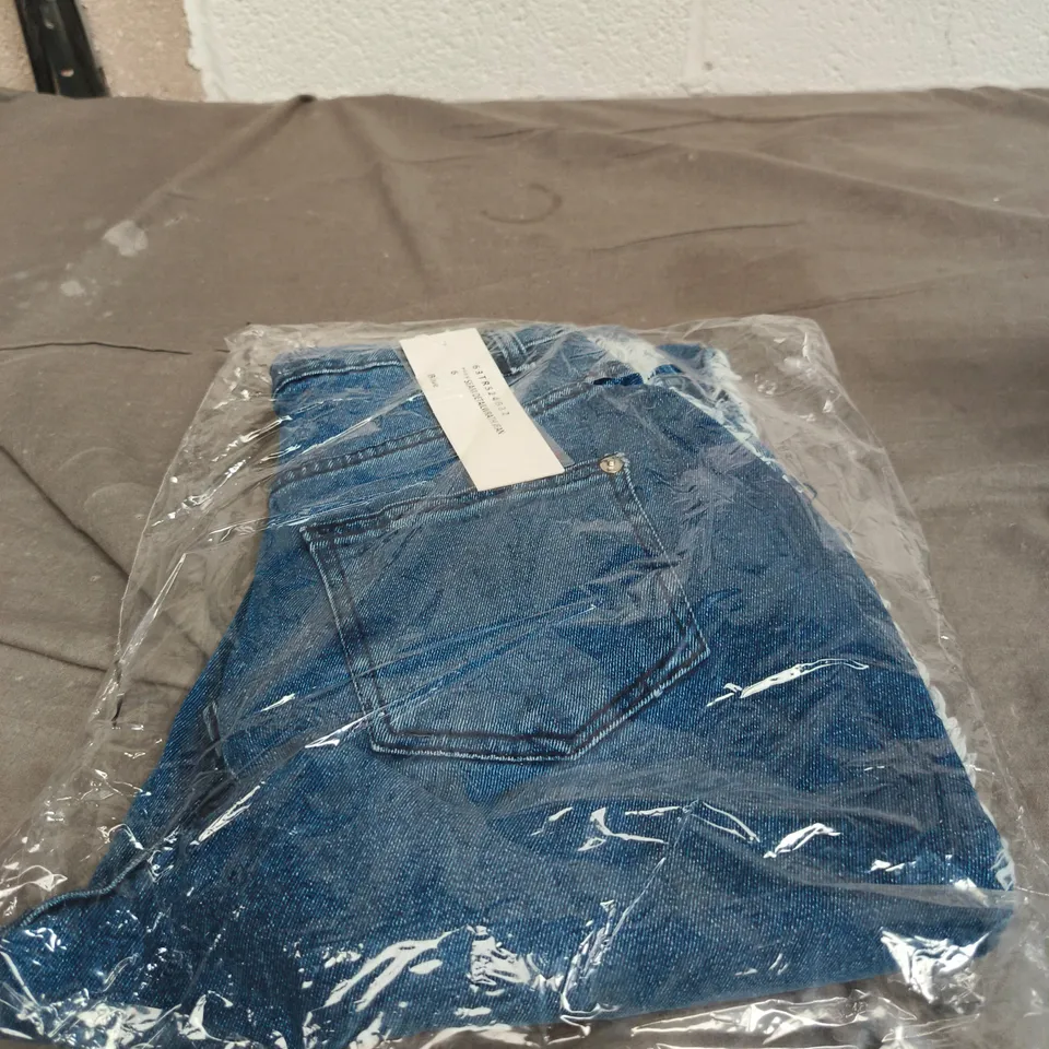 BOX OF APPROXIMATELY 24 PAIRS OF FRAY SEAM DETAILWRATH JEANS - SIZE 6 