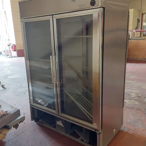 COMMERCIAL TRUE REFRIGERATION DOUBLE DOOR UNIT