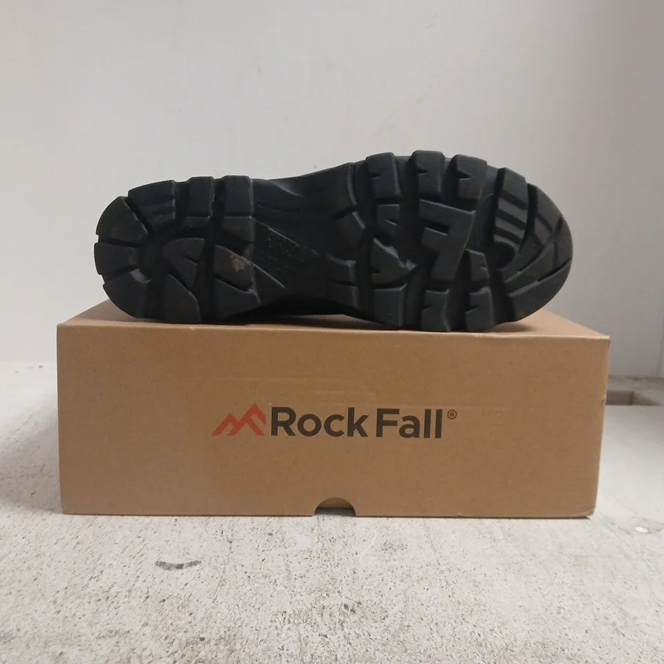 BOXED PAIR OF ROCKFALL SAFETY BOOTS IN BLACK SIZE UK 8