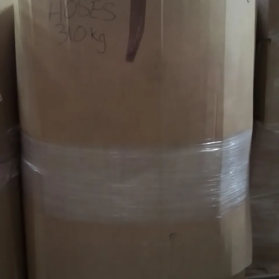PALLET CONTAINING A LARGE QUANTITY OF HOSES