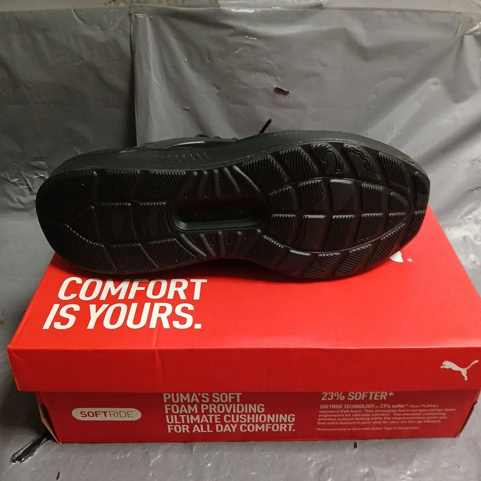 BOXED PAIR OF PUMA SOFTRIDE ENZO 5 TRAINERS - 7.5