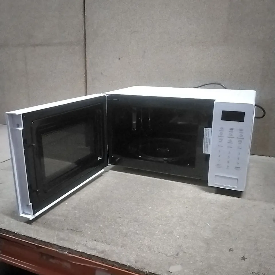 HISENSE 20L FREESTANDING SOLO DIGITAL MICROWAVE OVEN