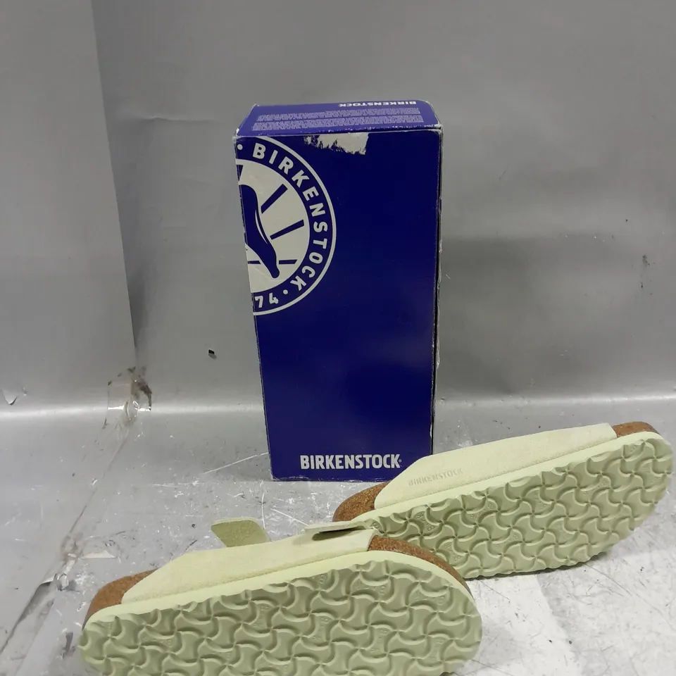 BOXED PAIR OF BIRKENSTOCK ARIZONA BS FADED LIME UK 4.5