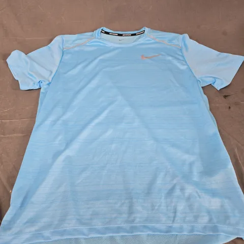 NIKE RUNNING T-SHIRT – LIGHT BLUE, UK MEDIUM (DRI-FIT)