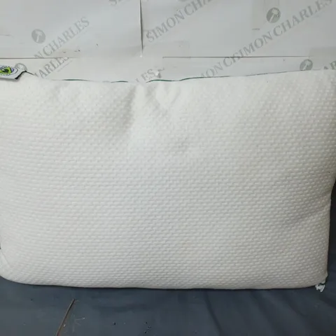 MARTIAN DREAMS HYBRID PILLOW WITH A BLENDED FILL