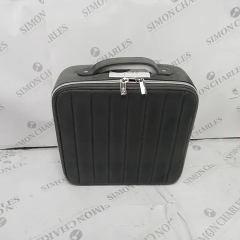 TILI VELVET QUILTED MAKE-UP ORGANISER LARGE VANITY CASE - GREY