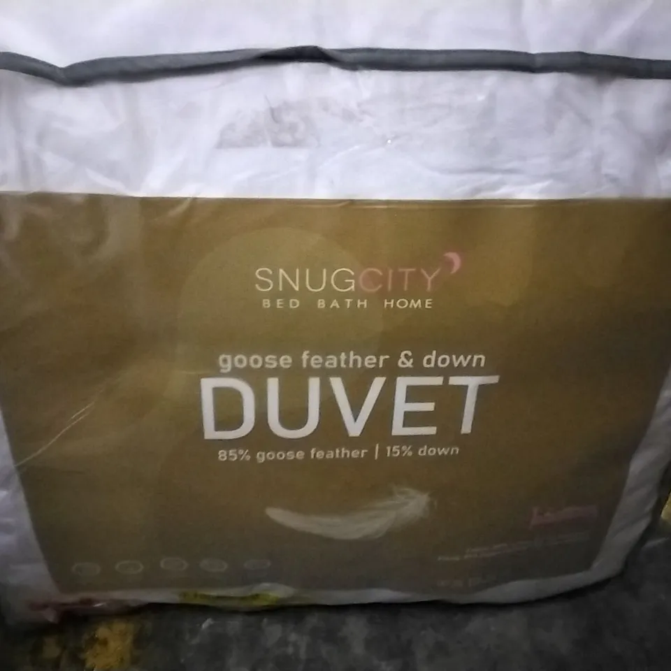 GOOSE FEATHER AND DOWN TOG DUVET - KINGSIZE 
