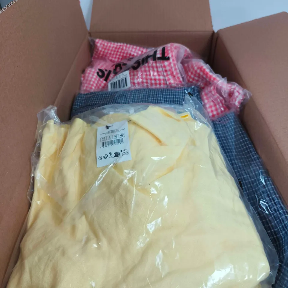 BOX OF APPROXIMATELY 15 ASSORTED CLOTHING ITEMS TO INCLUDE HUDSON LONG SLEEVE SHIRT, FLEECE MICRO SHORT ETC