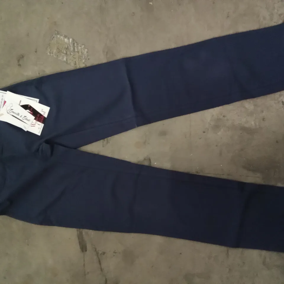APPROXIMATELY 29 BRAND NEW SMOOTH AND SLEEK MARINE NAVY CONTROL PANTS SMALL