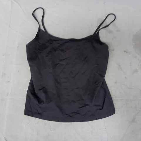 PULL & BEAR VEST IN BLACK SIZE MEDIUM