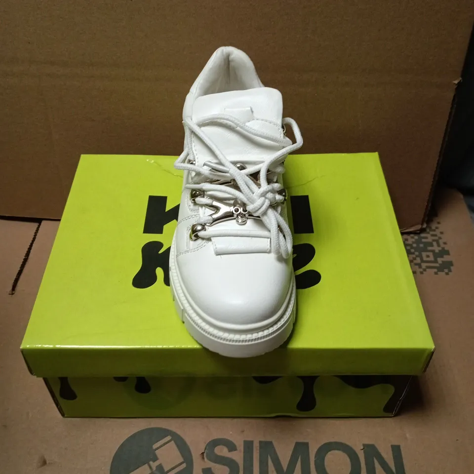 BOXED PAIR OF KOI KIDS LIL RIMO CORE WHITE TRAINERS - UK KIDS 1