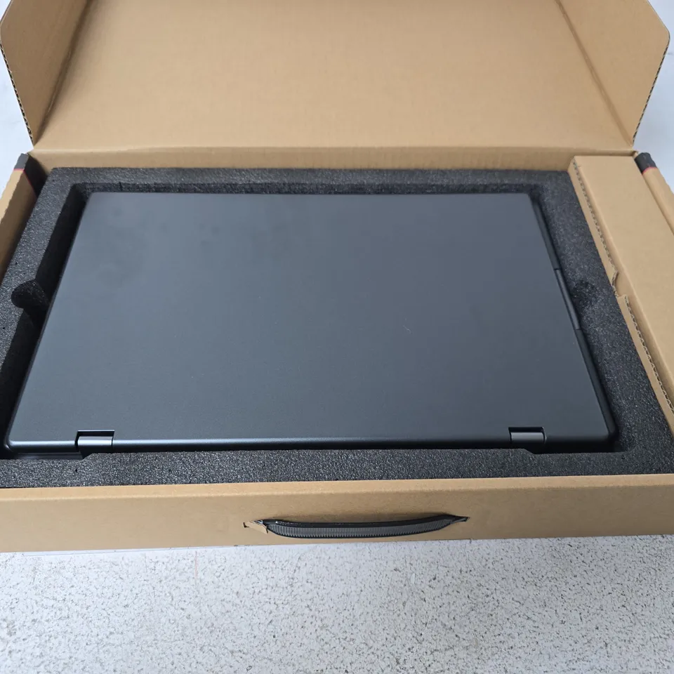 PORTABLE QUAD MONITOR – 15.6 INCH – BOXED