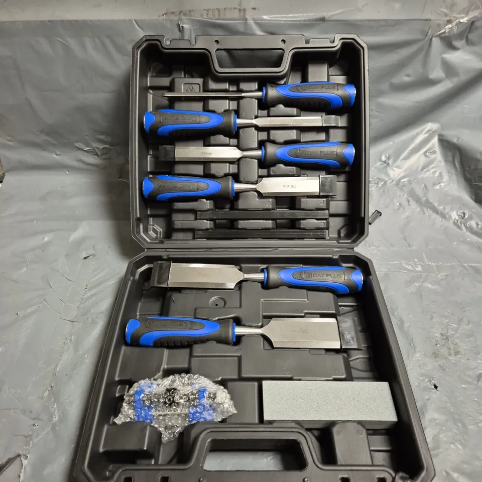 8-PC CHISEL SET IN BLACK/BLUE