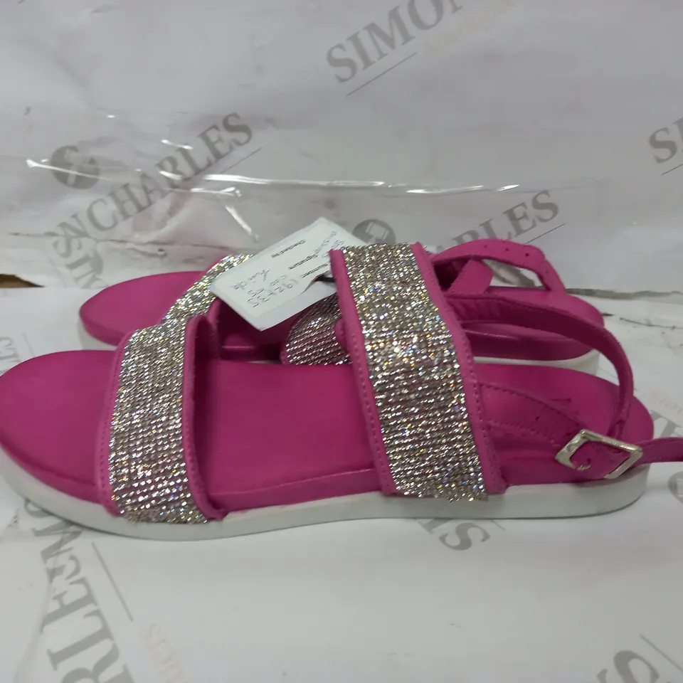 MODA PINK SANDALS SIZE 5