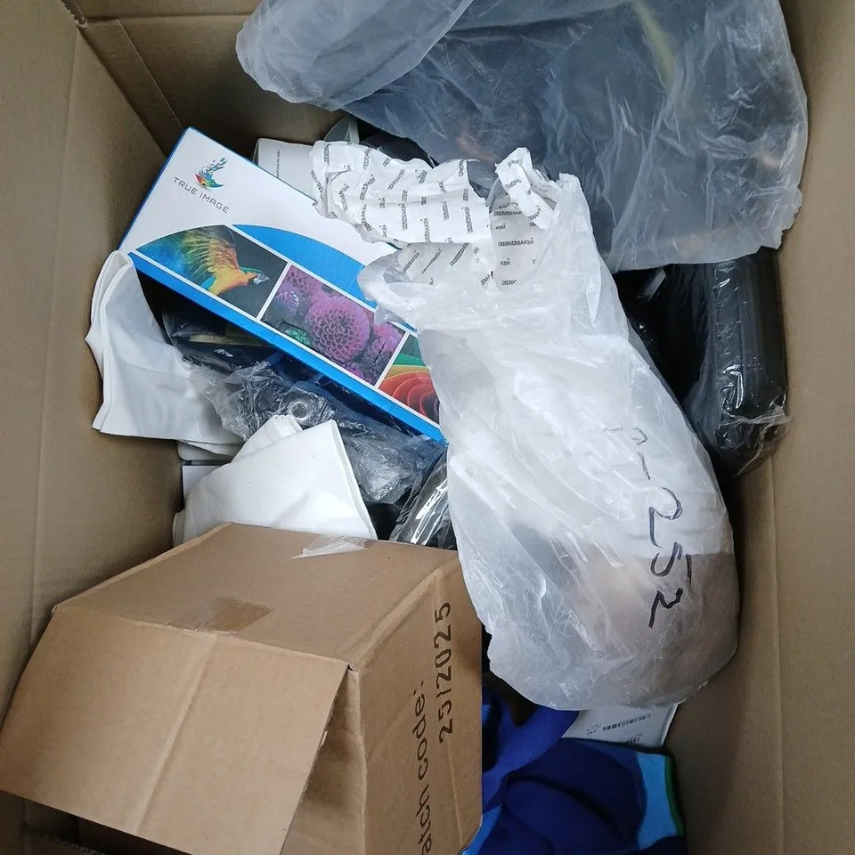 APPROXIMATELY 15 ASSORTED HOUSEHOLD PRODUCTS TO INCLUDE TONER CARTRIDGE, PROTECTIVE GLOVES, STORAGE CONTAINER ETC 