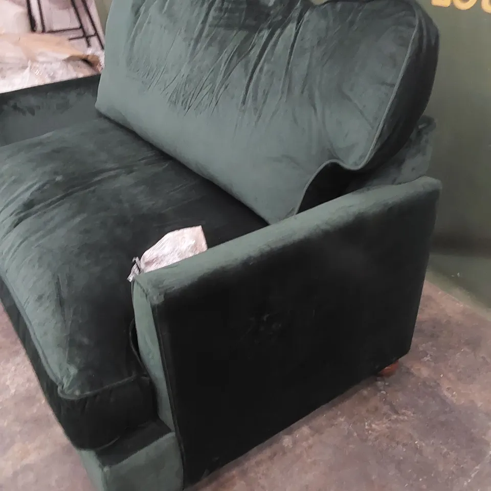 DESIGNER QUALITY 2 SEATER GREEN VELVET UPHOLSTERED SOFA BED