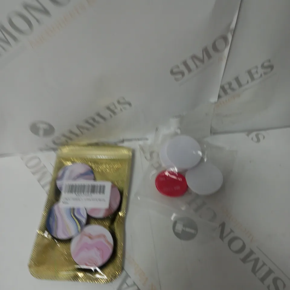 BOX OF ASSORTED ITEMS TO INCLUDE TOYS, MASK, CARDS ETC 