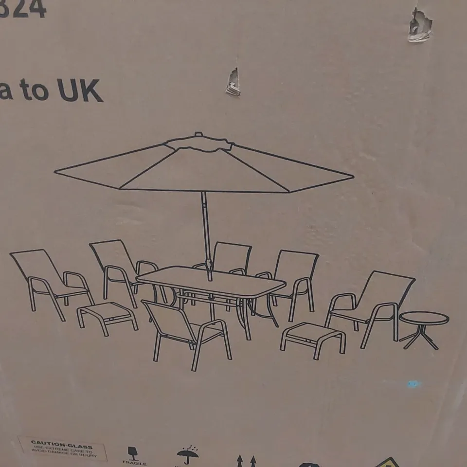 BOXED VERSAILLES OUTDOOR GARDEN 6 PIECE CHAIR SET WITH 2 STOOLS AND A SIDE TABLE // PLEASE NOTE DINING TABLE AND PARASOL NOT INCLUDED (1 BOX)