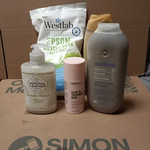 TOTE OF APPROXIMATELY 20 ASSORTED COSMETIC ITEMS TO INCLUDE WESTLAB EPSOM MUSCLE SOAK BATH SALT, PALMOLIVE, METHOD BODY WASH, IMPERIAL LEATHER HAND WASH, HAIRBURST LEAVE IN TREATMENT MASK ETC