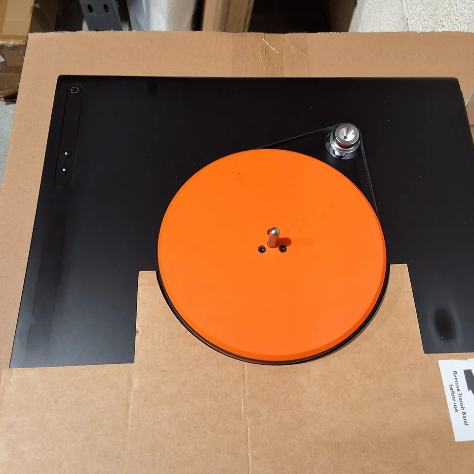 ROKSAN ATTESSA TURNTABLE IN BLACK