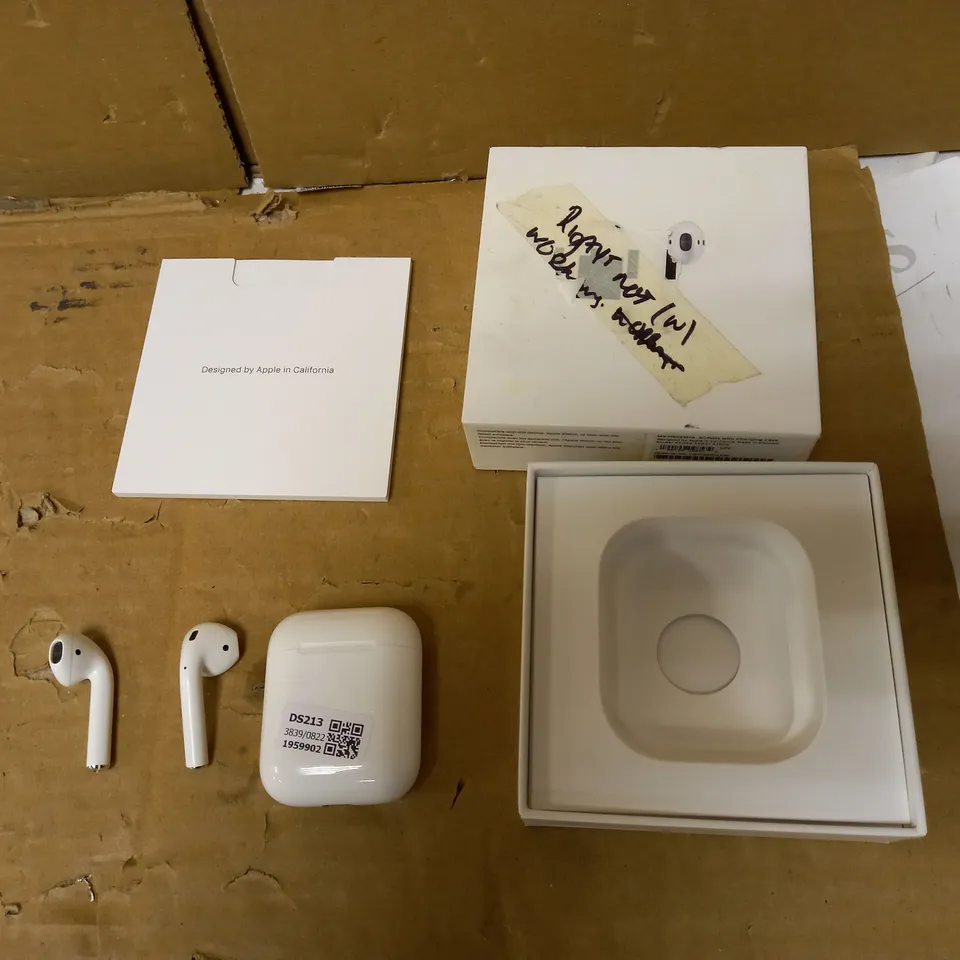 BOXED APPLE AIRPODS