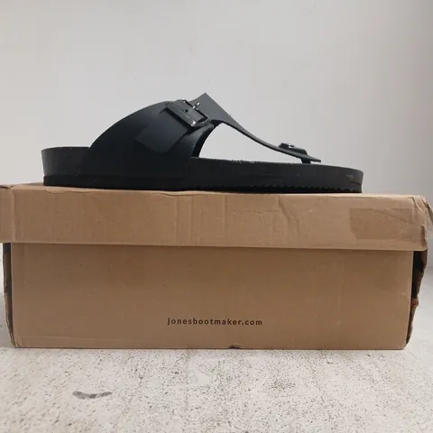 BOXED PAIR OF JONES TOE-POST SANDALS IN BLACK SIZE UK 9