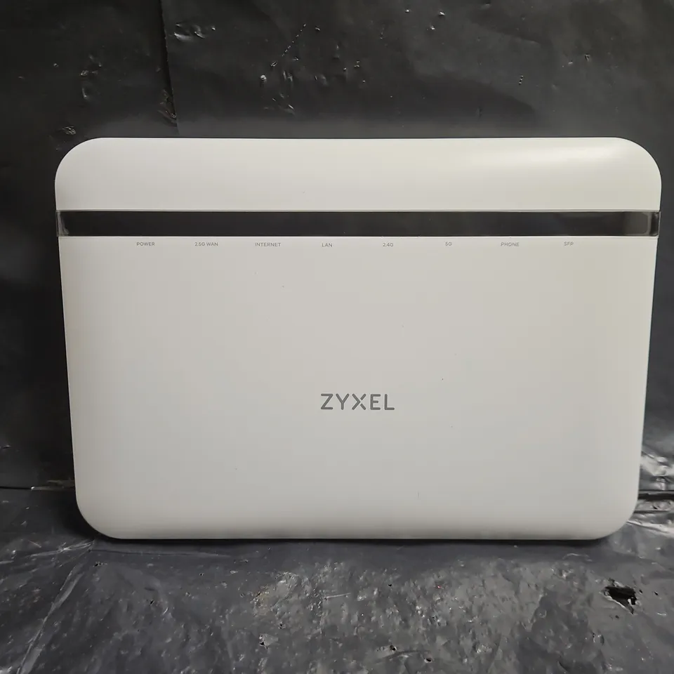 ZYXEL EX5601-T0 DUAL-BAND WIRELESS AX6000 ETHERNET IAD WITH SFP