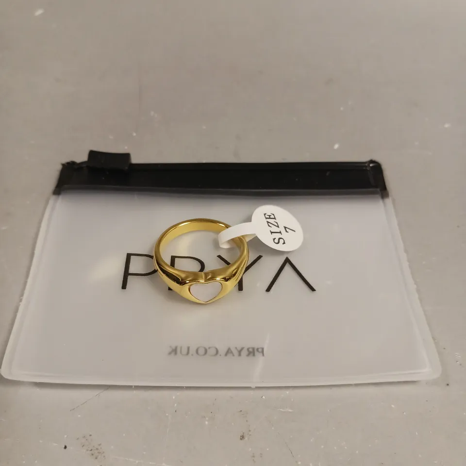 PRYA HEART STONE RING 