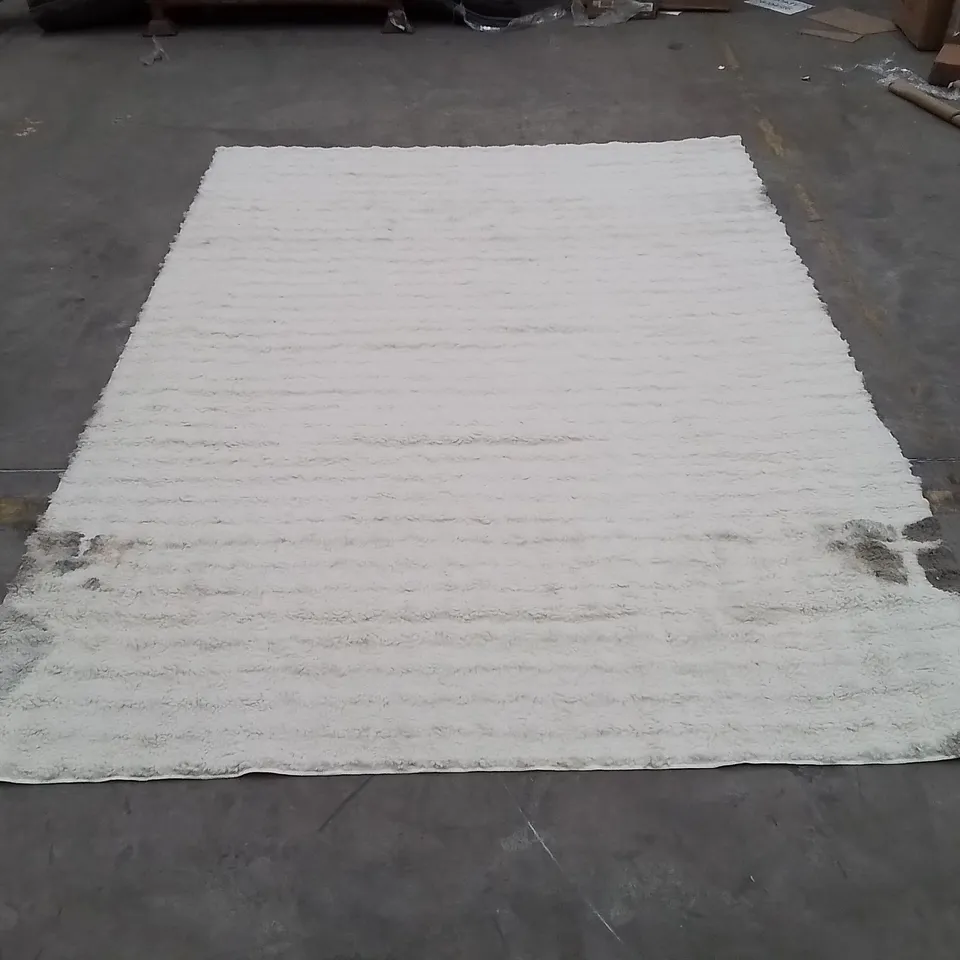 QUALITY DESIGNER AREA RUG - APPROXIMATELY 282 x 198cm