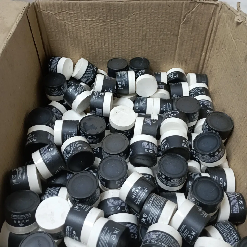BOX OF APPROXIMATELY 100 X NUXE INSTA-MASQUE DETOXIFYING & GLOW MASK - 15ML