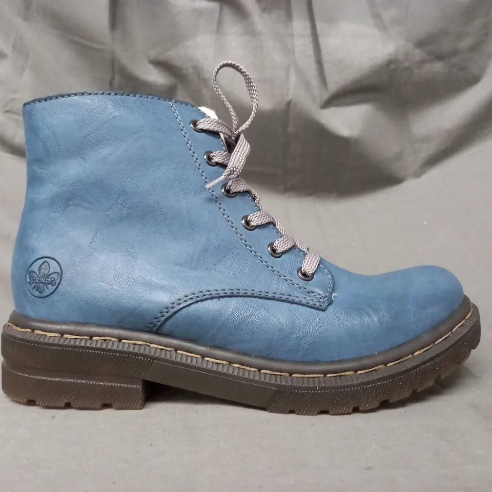 BOXED PAIR OF RIEKER ANKLE BOOTS IN BLUE SIZE 7.5