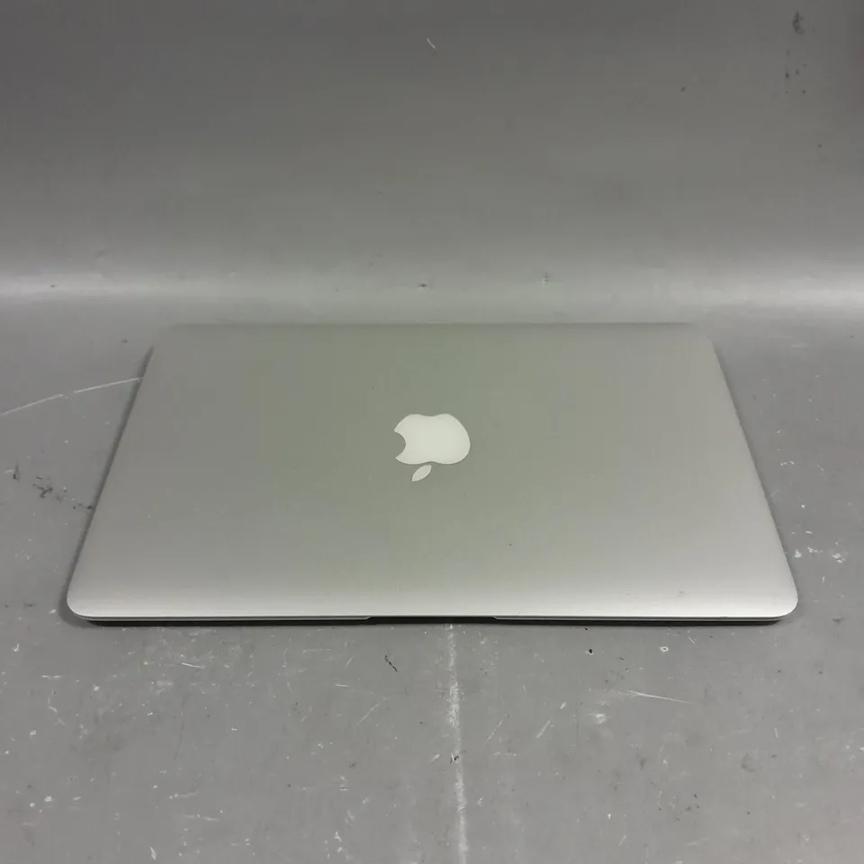 APPLE MACBOOK AIR - A1465