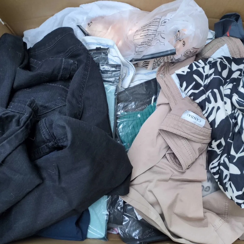 APPROXIMATELY 45 ASSORTED CLOTHING ITEMS IN VARIOUS SIZES, STYLES & COLOURS TO INCLUDE TROUSERS, SWEATERS, DRESSES, ETC - COLLECTION ONLY