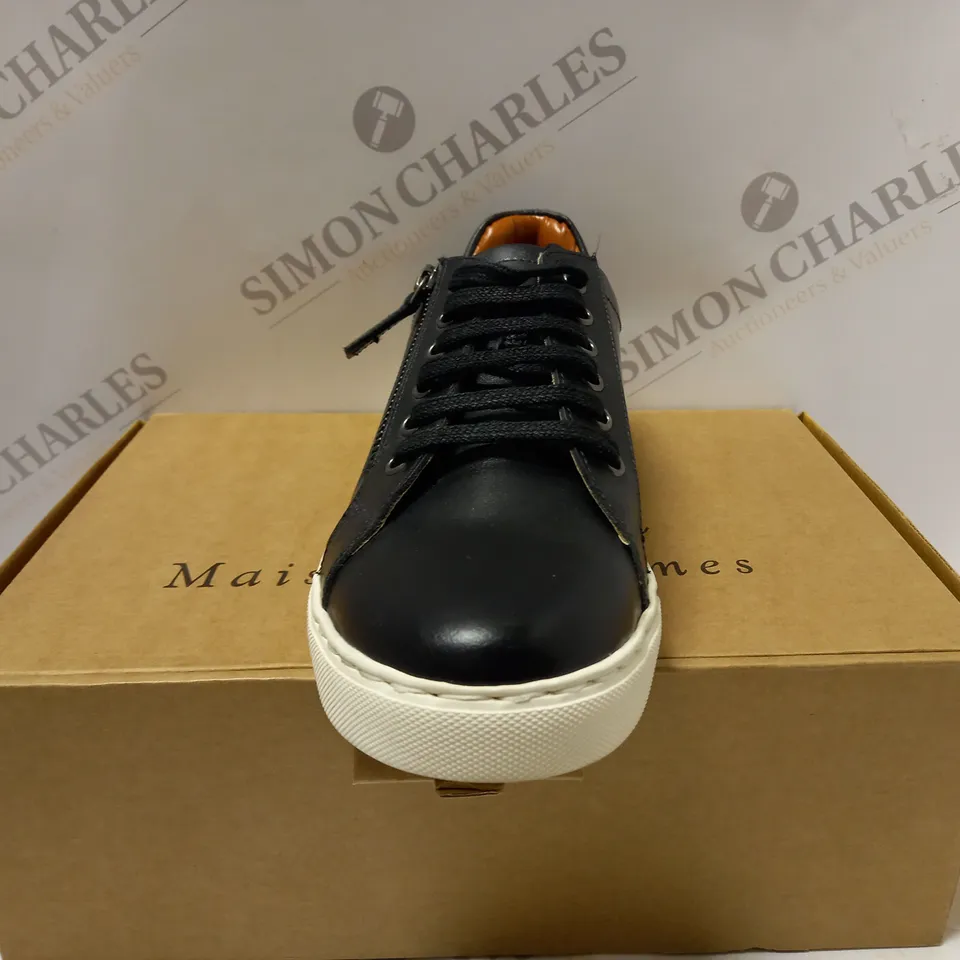 BOXED MAISON DE NIMES LEATHER ZIP SIDE TRAINERS, BLACK - SIZE 6 