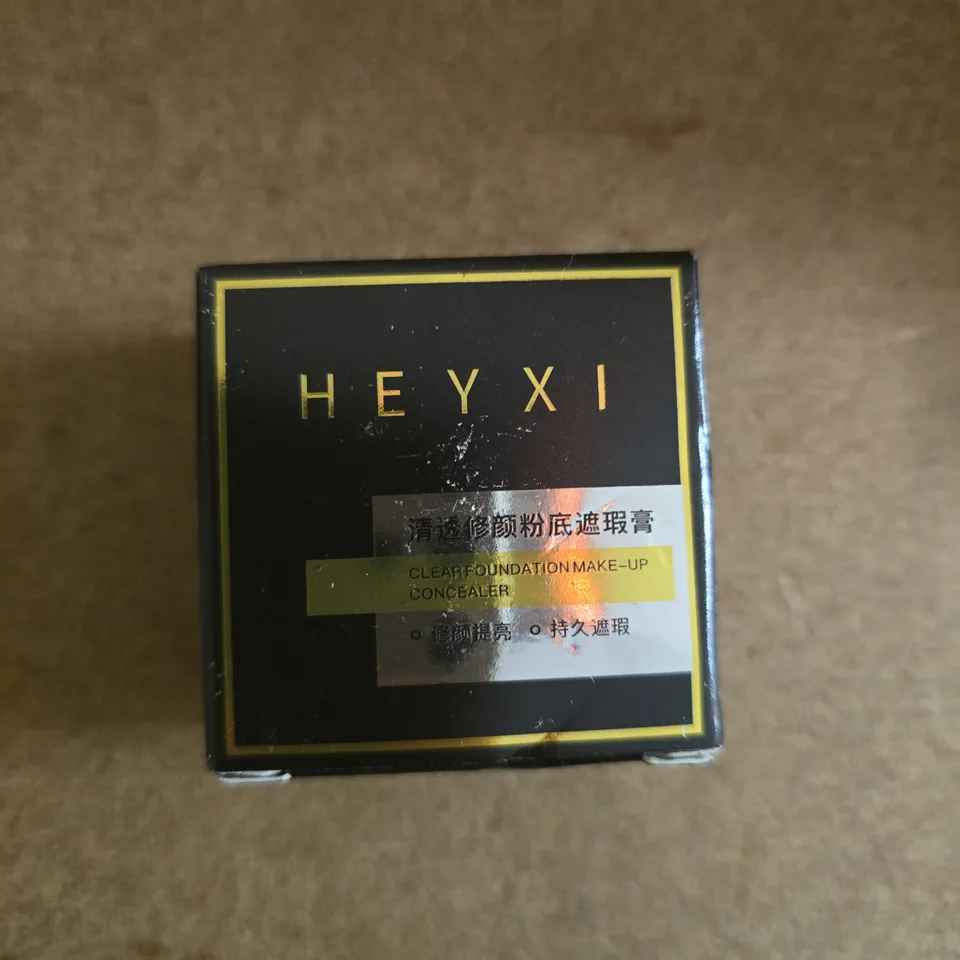 HEYXI CLEAR FOUNDATION MAKE-UP CONCEALER – BOXED COSMETIC (LOT HYX8880, EXP 2031.03.05)