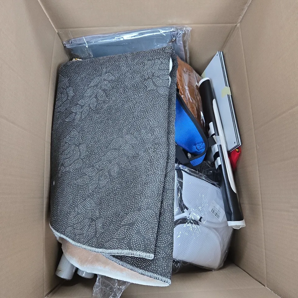 BOX OF APPROXIMATELY 15 ASSORTED ITEMS TO INCLUDE: WATER FILTER