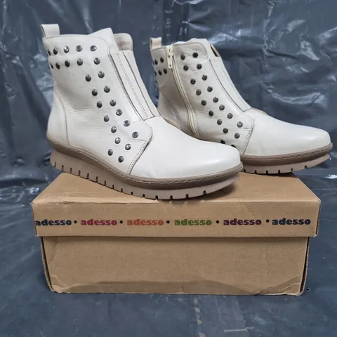 BOXED ADESSO LEATHER BOOTS IN EGGNOG (ODD SIZES)