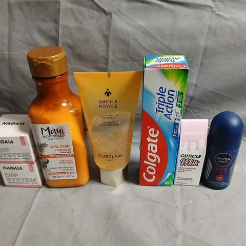 APPROXIMATELY 15 ASSORTED HEALTH & BEAUTY PRODUCTS TO INCLUDE COLGATE, NIVEA AND NAGAIA