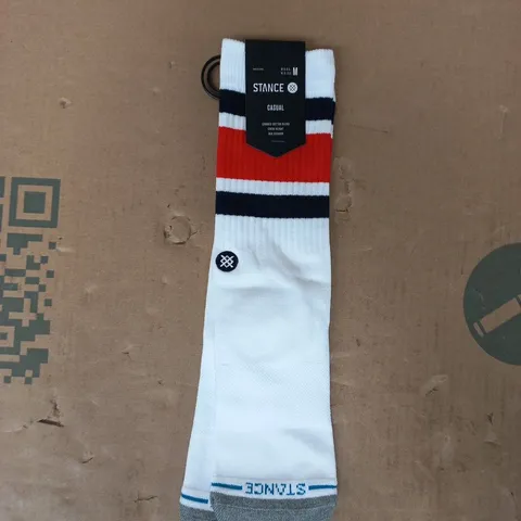 STANCE CASUAL COMBED COTTON BLEND CREW HEIGHT MID CUSHION SOCKS IN WHITE/RED/NAVY SIZE MEDIUM