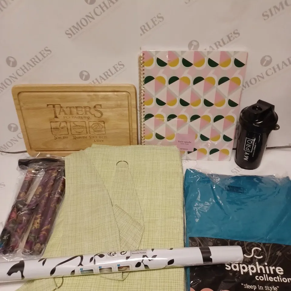 BOX OF APPROXIMATELY 10 ASSORTED HOUSEHOLD PRODUCTS TO INCLUDE WOODEN CHOPPING BOARD, KATE SPADE NOTEBOOK, FOLDABLE WALKING STICK ETC