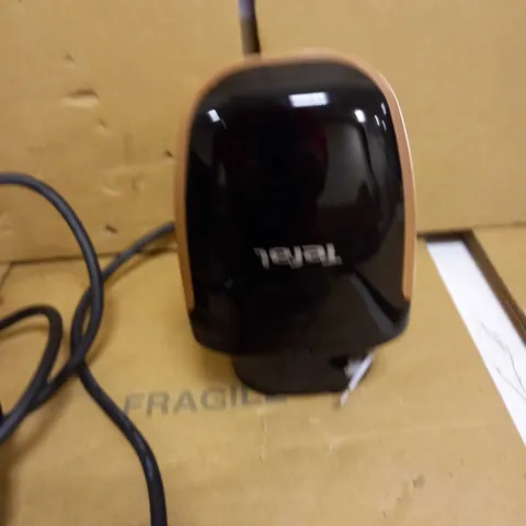 TEFAL ACCESS STEAM POCKET GARMENT STEAMER