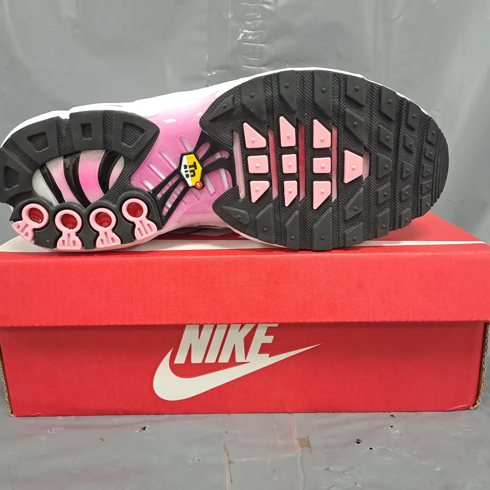 BOXED PAIR OF NIKE TN AIR SHOES IN PINK/WHITE SIZE UK 6