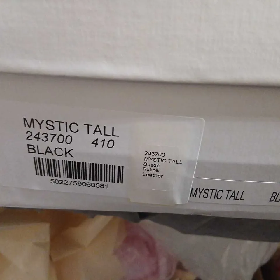 RUSSELL & BROMLEY MYSTIC TALL BLACK SUEDE KNEE-HIGH BOOTS – UK 7