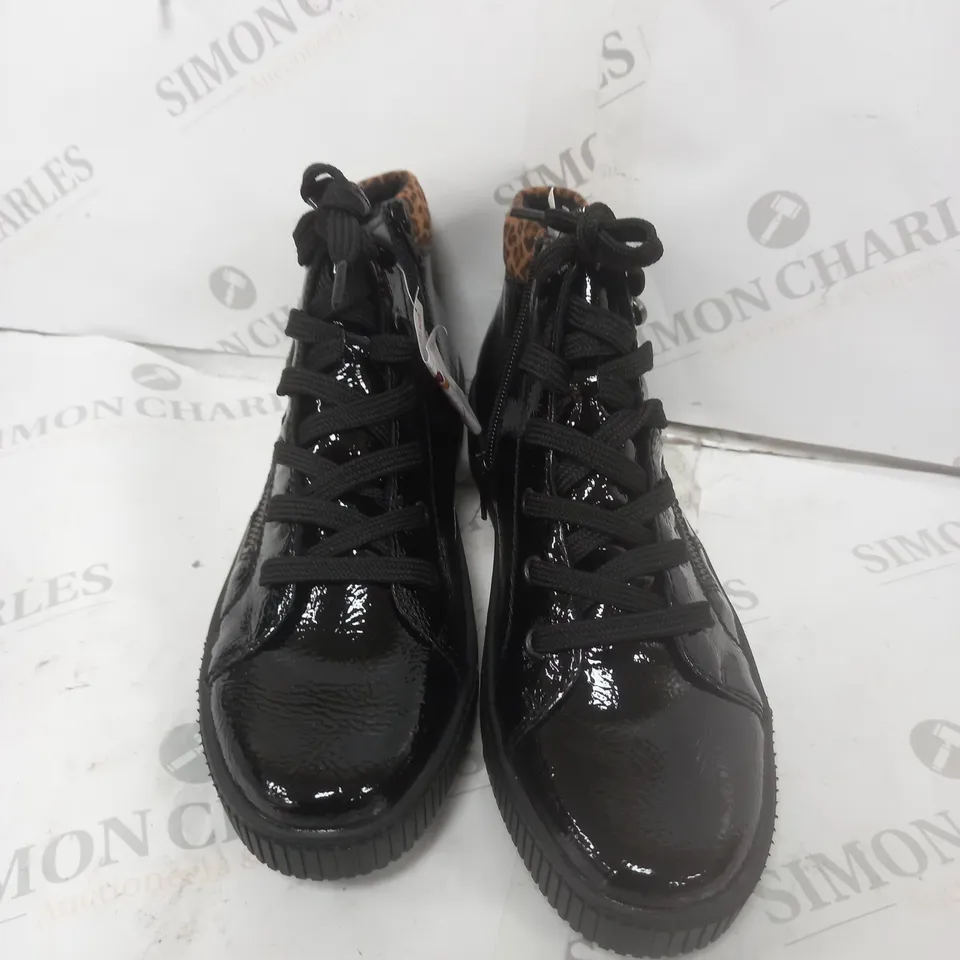 BOXED RIEKER ANTISTRESS HIGH TOP TRAINER CUFF BLACK SIZE 7.5